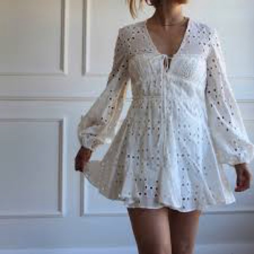 Gianni Bini white eyelet dress medium - Picture 4 of 13